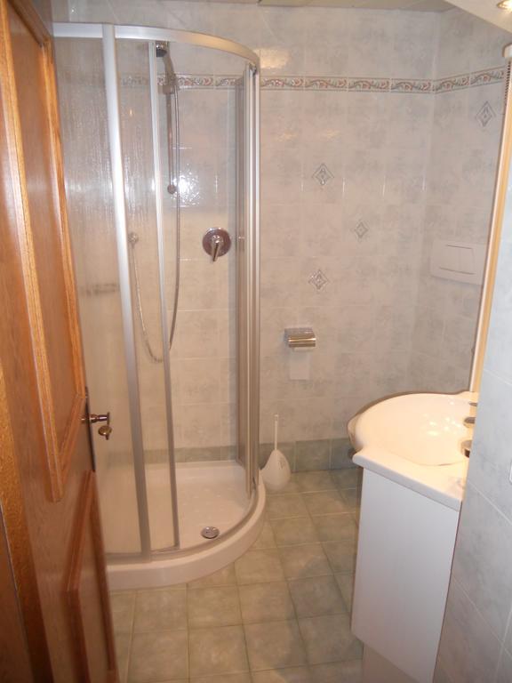 Haus Kofler Apartment Casateia Стая снимка